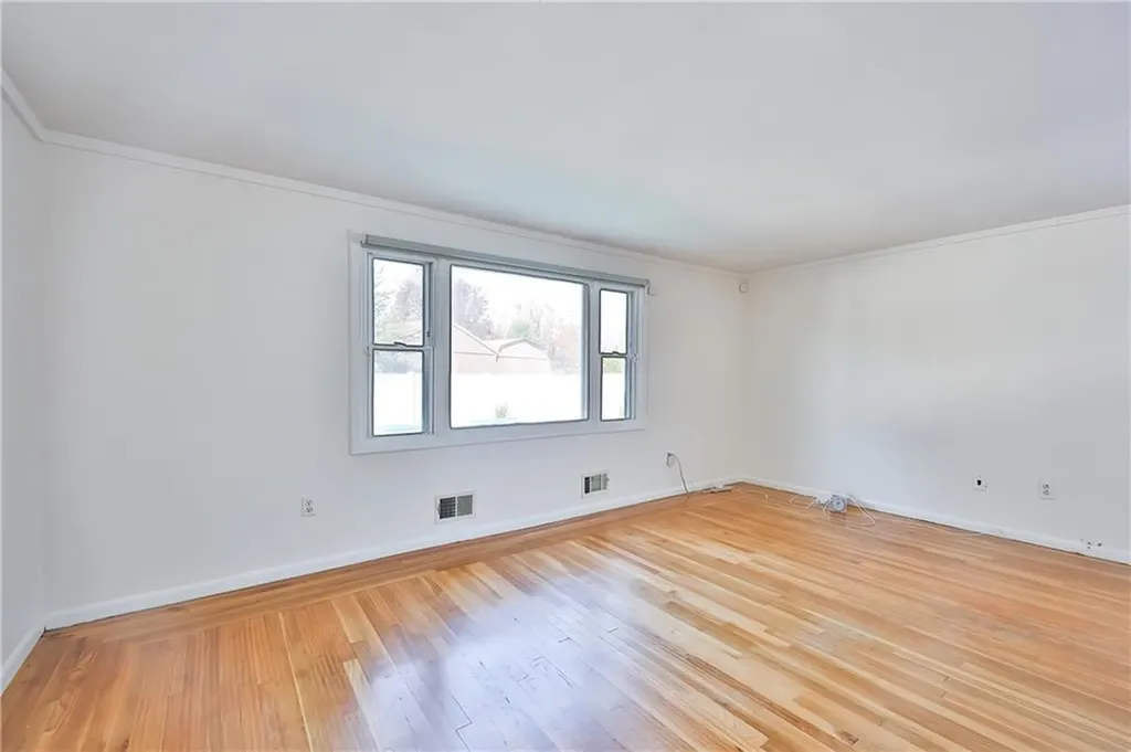 33 Morse Avenue Warwick RI 02886