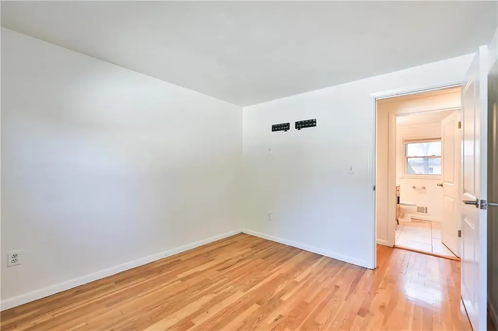 33 Morse Avenue Warwick RI 02886