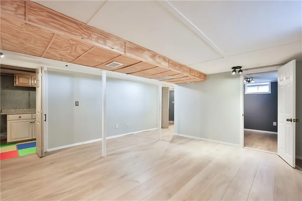 33 Morse Avenue Warwick RI 02886