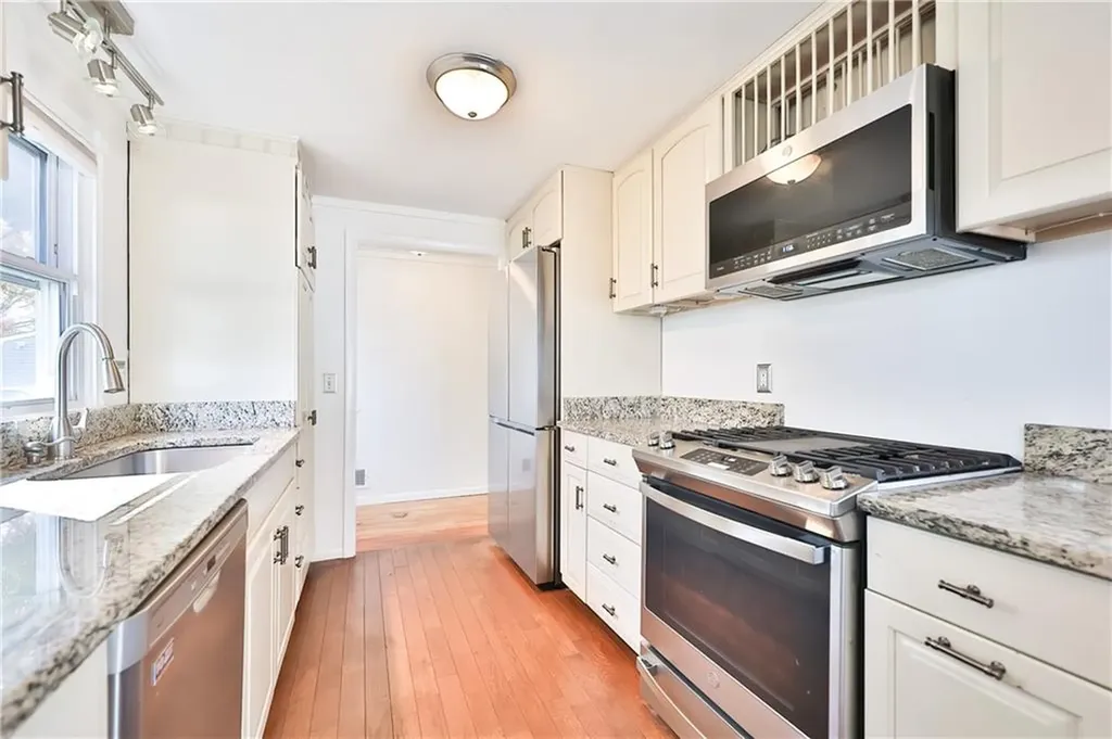 33 Morse Avenue Warwick RI 02886