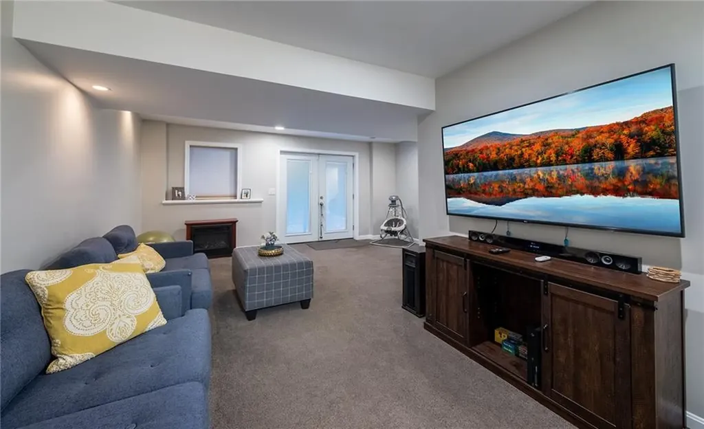 252 Sumner Avenue Warwick RI 02888