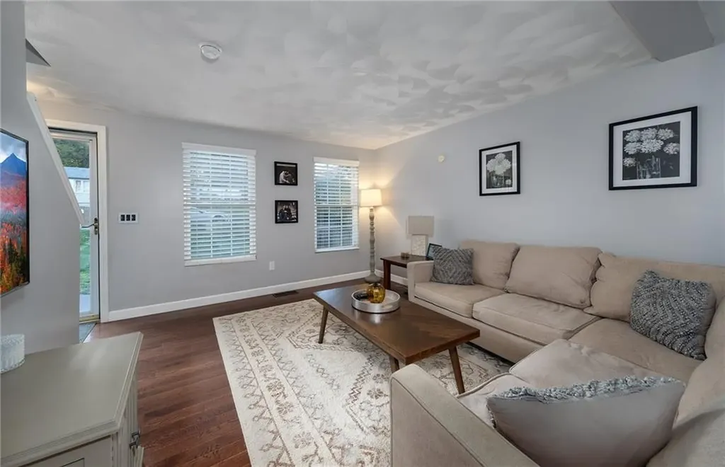 252 Sumner Avenue Warwick RI 02888