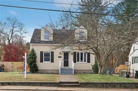 52 Angus Street Coventry RI 02816