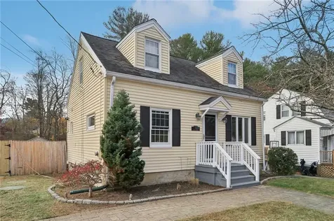 52 Angus Street Coventry RI 02816