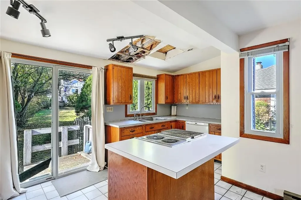 13 Everett Avenue Bristol RI 02809