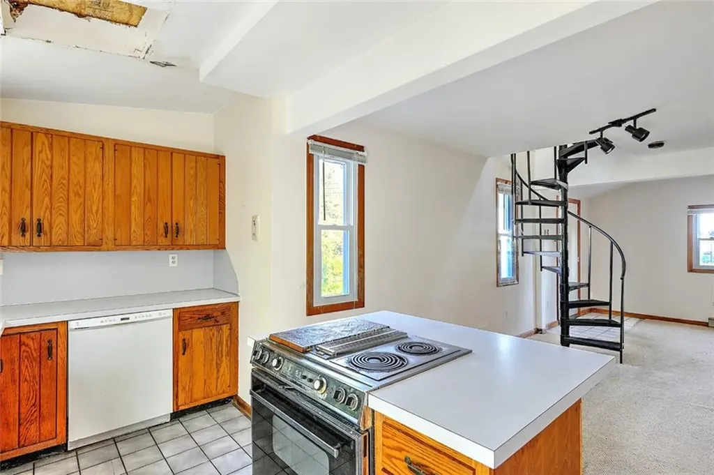 13 Everett Avenue Bristol RI 02809