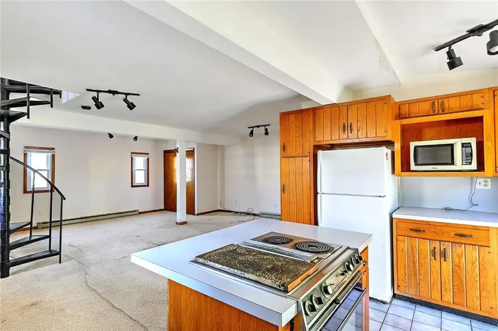 13 Everett Avenue Bristol RI 02809