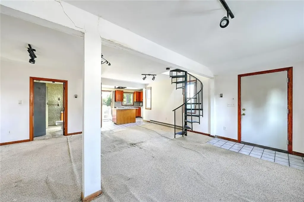 13 Everett Avenue Bristol RI 02809