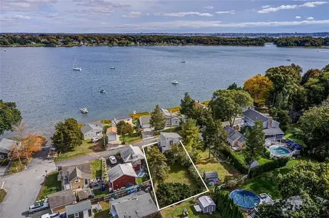 13 Everett Avenue Bristol RI 02809