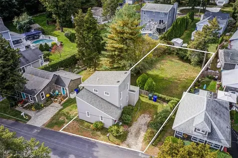 13 Everett Avenue Bristol RI 02809