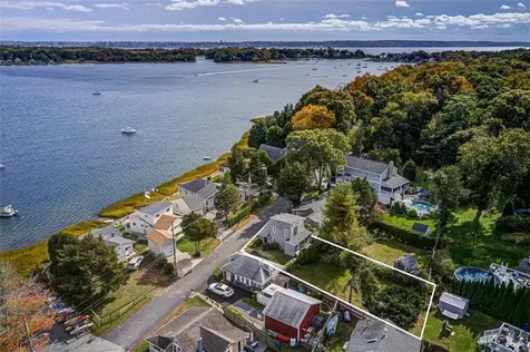 13 Everett Avenue Bristol RI 02809