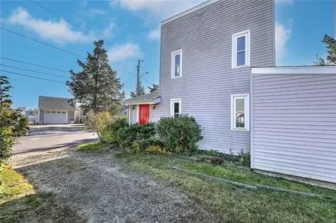 13 Everett Avenue Bristol RI 02809