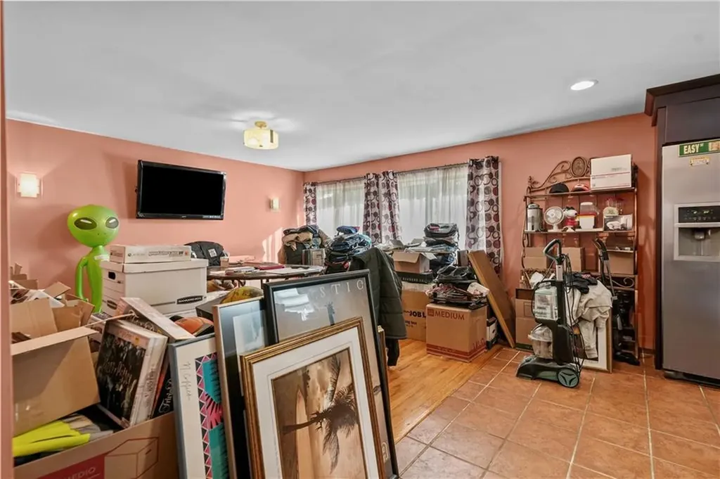 16 Wakefield Avenue Cranston RI 02920