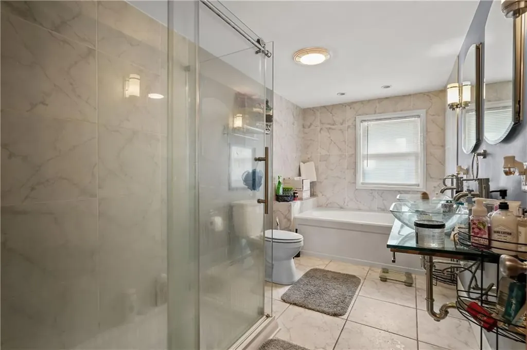 16 Wakefield Avenue Cranston RI 02920