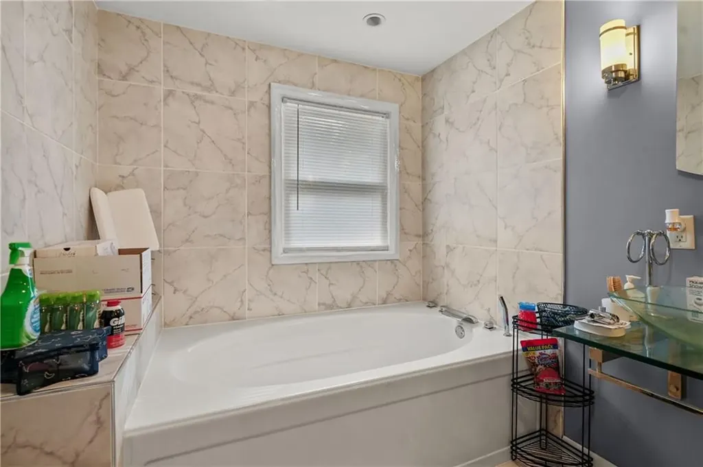 16 Wakefield Avenue Cranston RI 02920