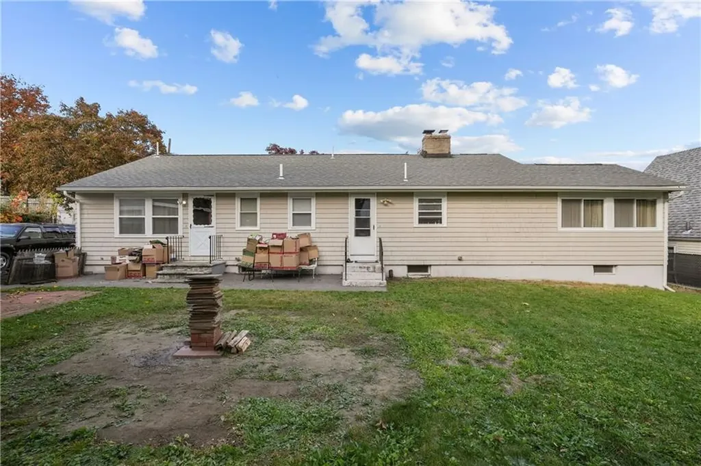16 Wakefield Avenue Cranston RI 02920