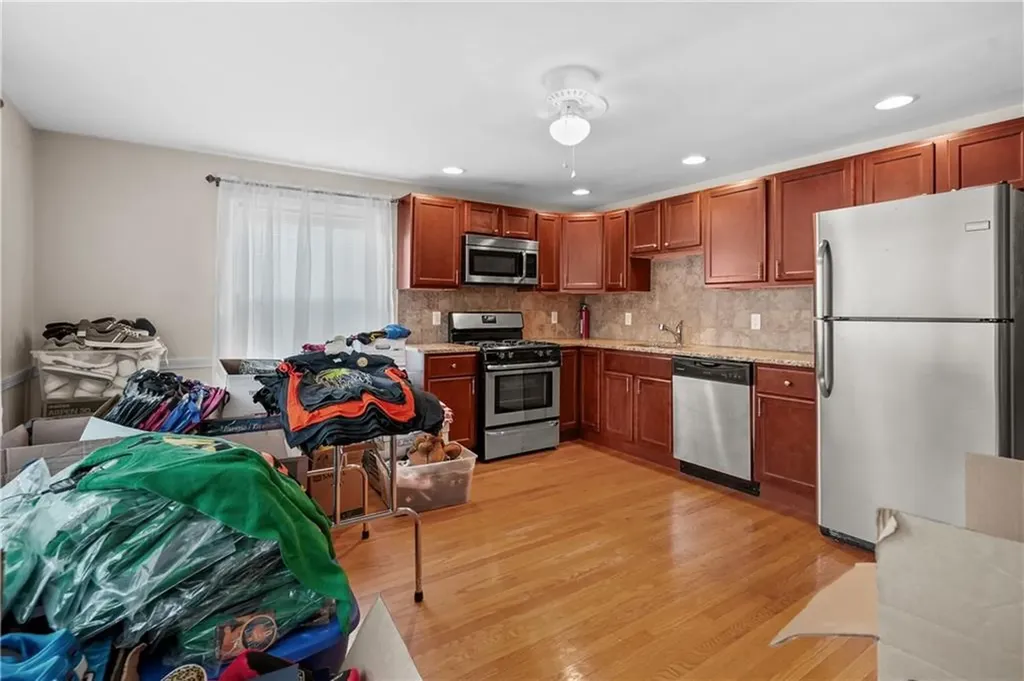 16 Wakefield Avenue Cranston RI 02920