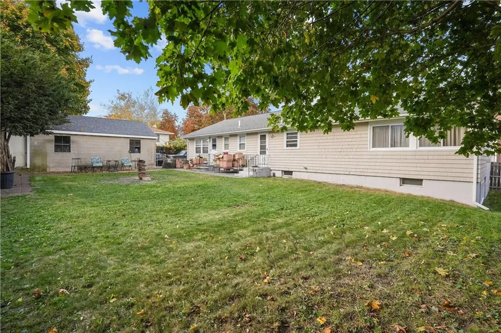 16 Wakefield Avenue Cranston RI 02920