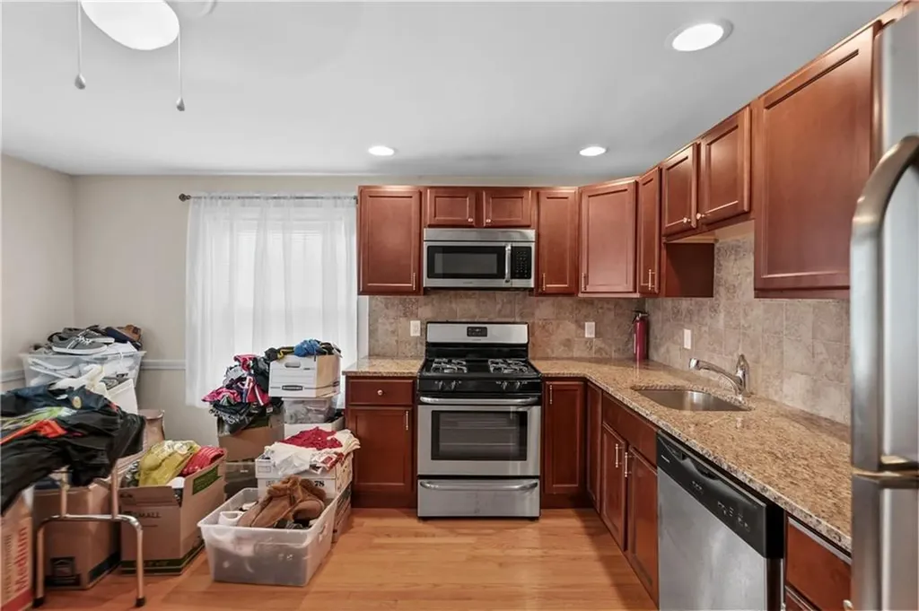 16 Wakefield Avenue Cranston RI 02920