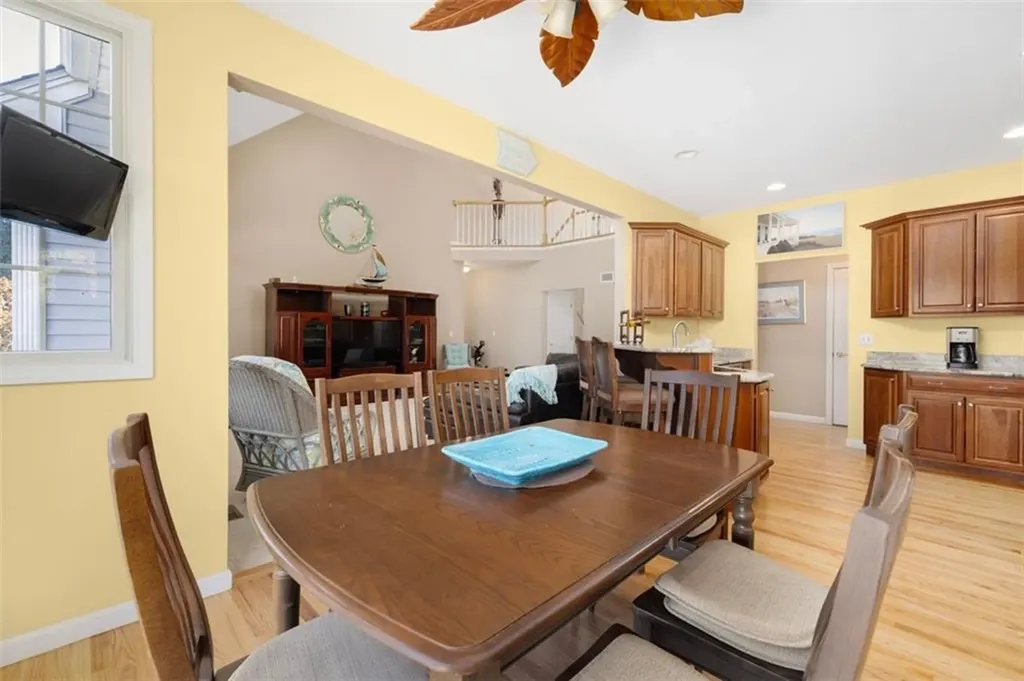 423 River Road Lincoln RI 02865