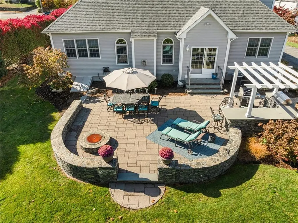 423 River Road Lincoln RI 02865