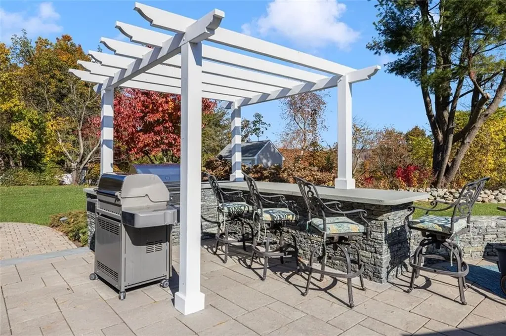423 River Road Lincoln RI 02865