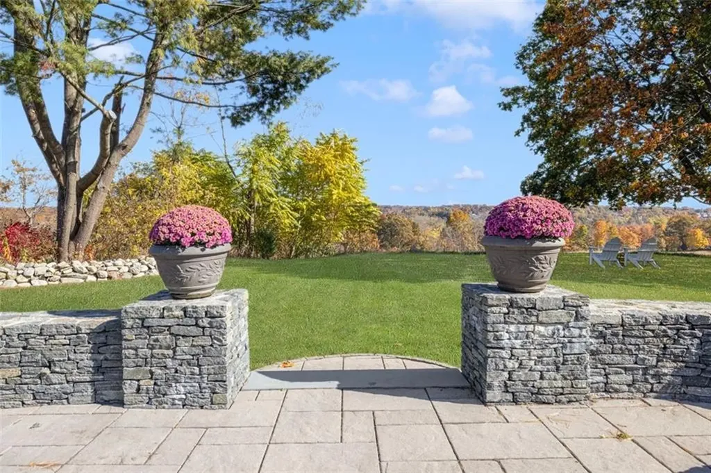 423 River Road Lincoln RI 02865