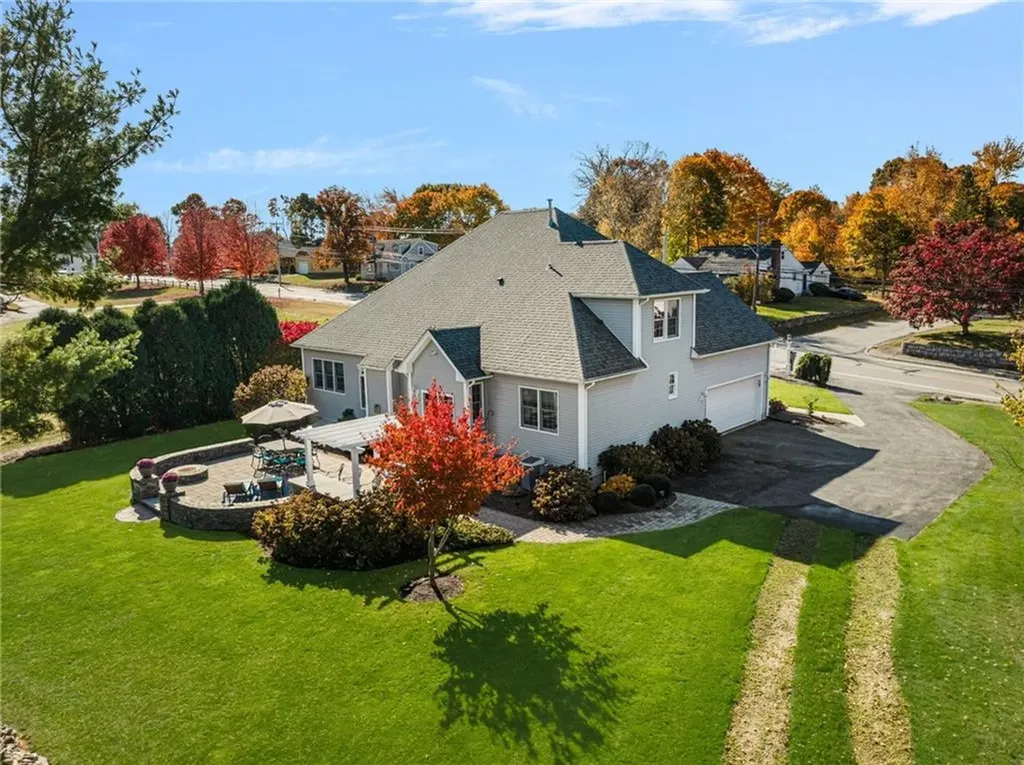 423 River Road Lincoln RI 02865