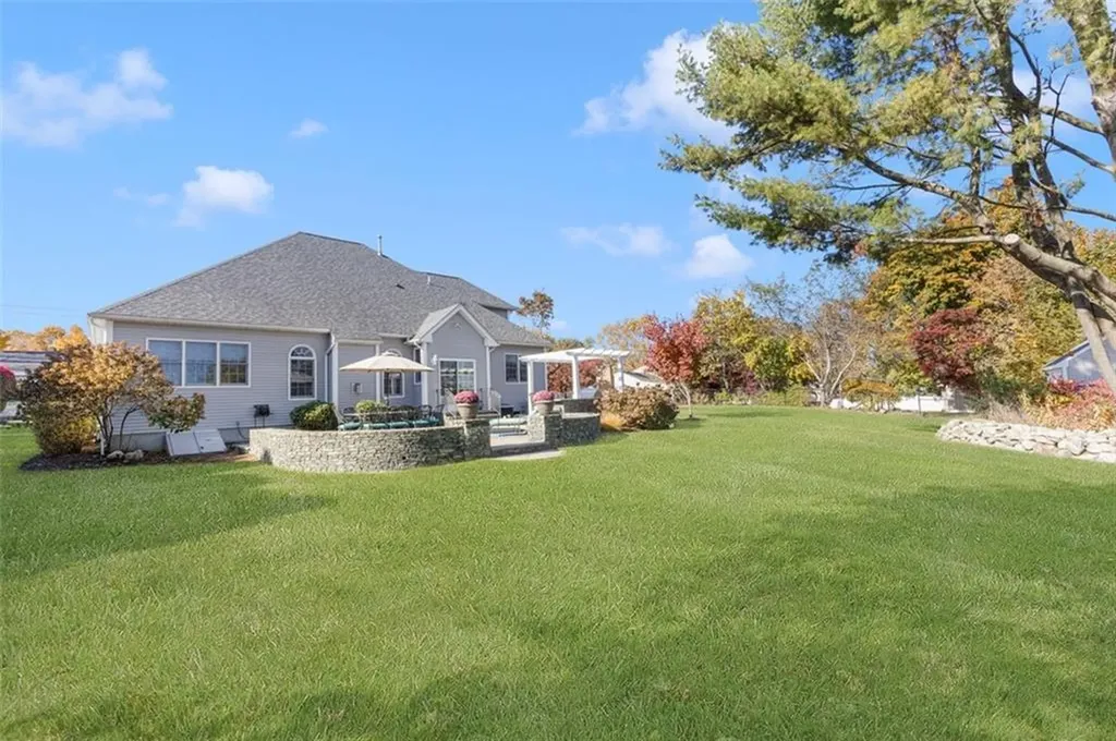 423 River Road Lincoln RI 02865