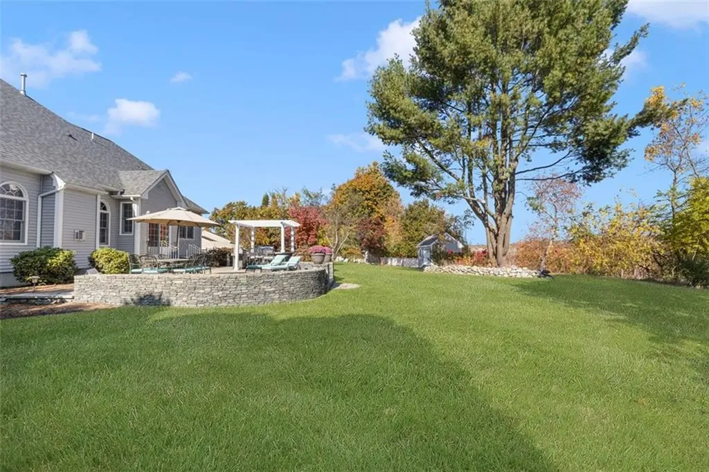 423 River Road Lincoln RI 02865