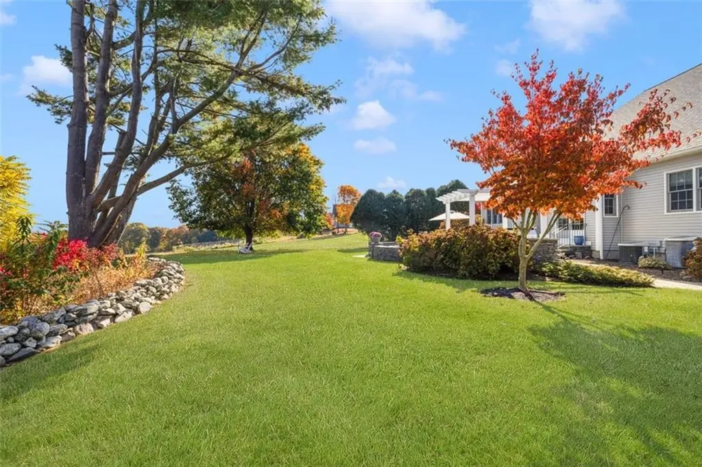 423 River Road Lincoln RI 02865