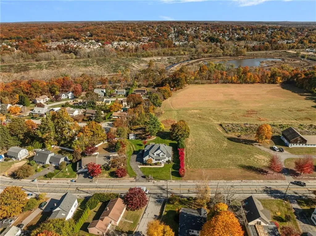 423 River Road Lincoln RI 02865