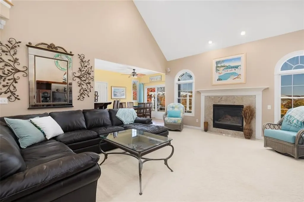 423 River Road Lincoln RI 02865