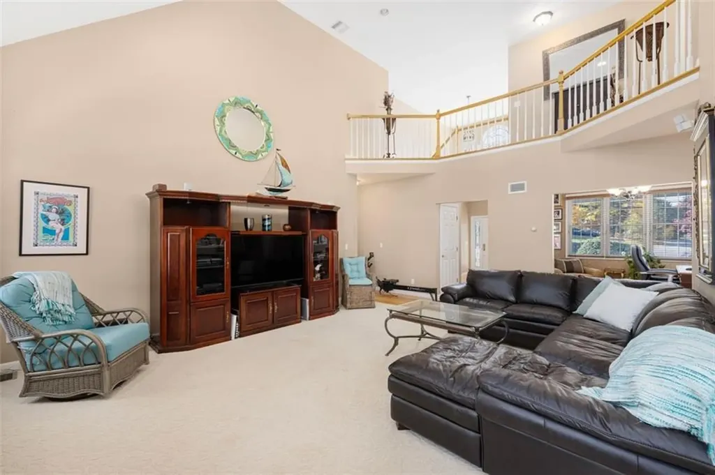 423 River Road Lincoln RI 02865