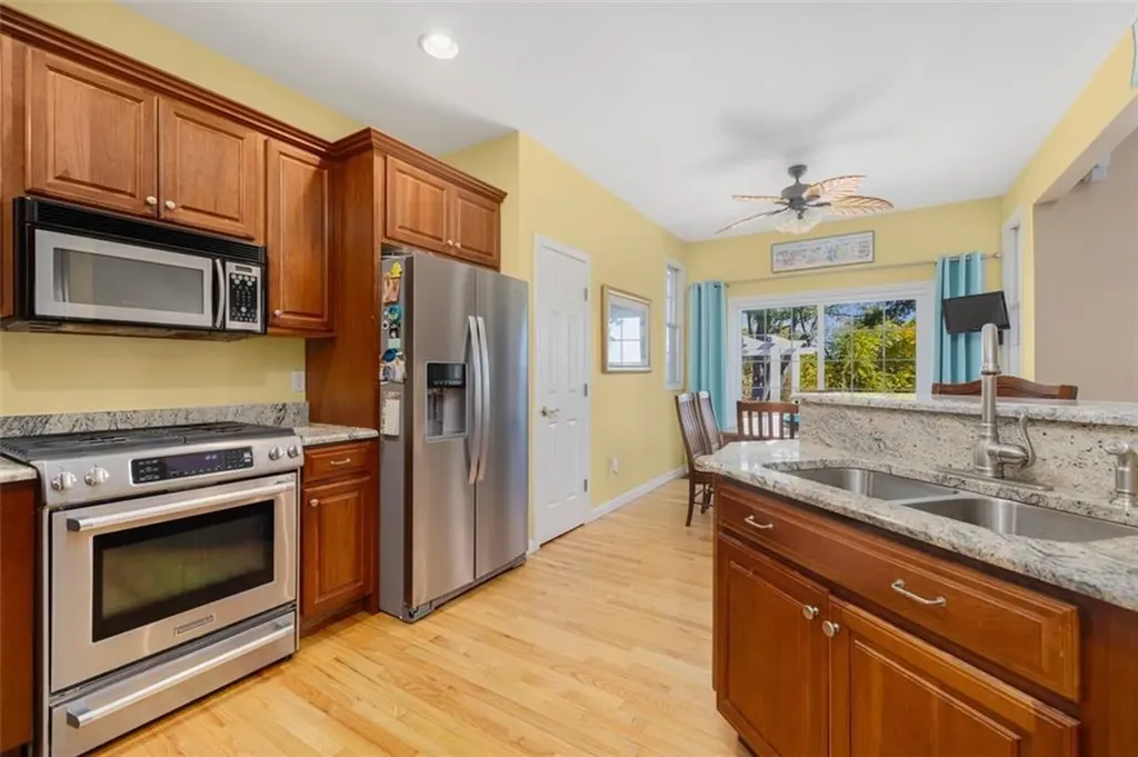 423 River Road Lincoln RI 02865