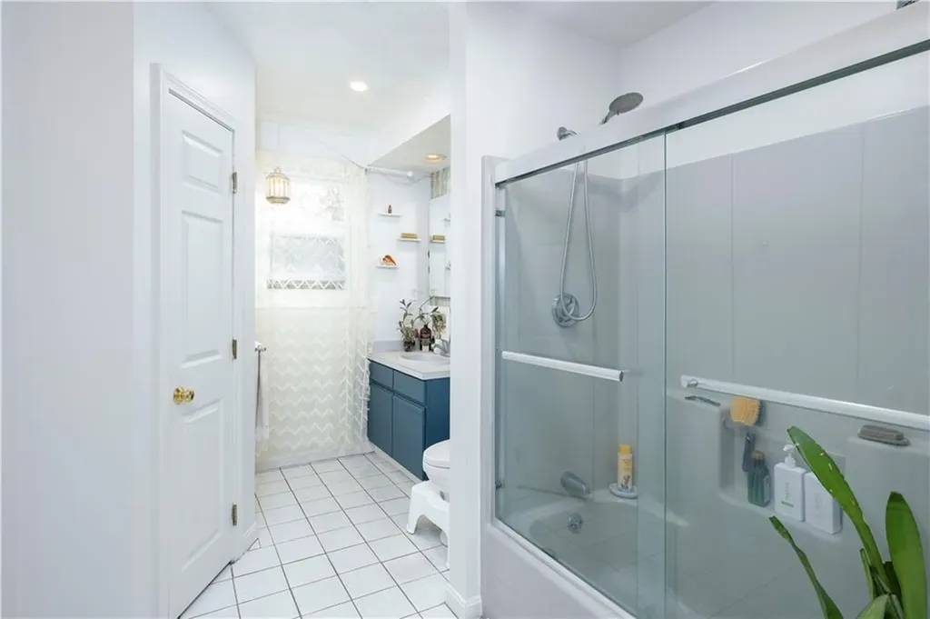 60 Dundas Avenue Warwick RI 02889