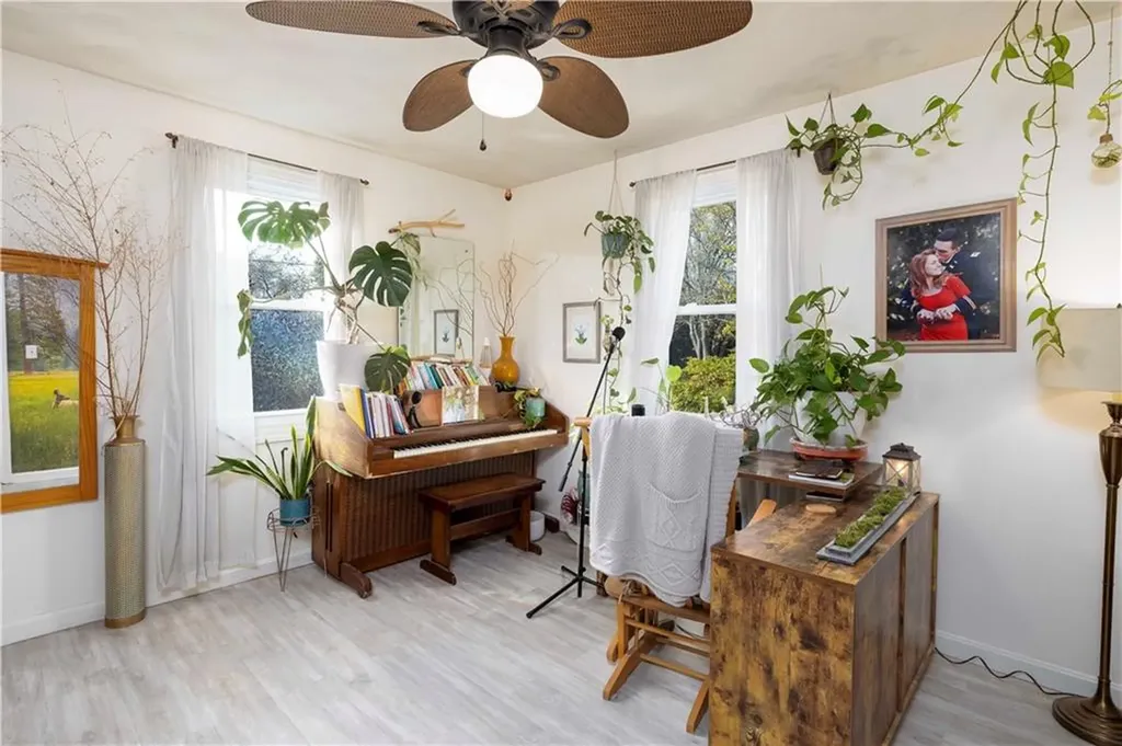 60 Dundas Avenue Warwick RI 02889