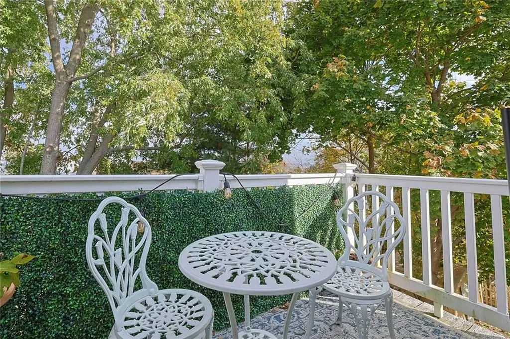 60 Dundas Avenue Warwick RI 02889