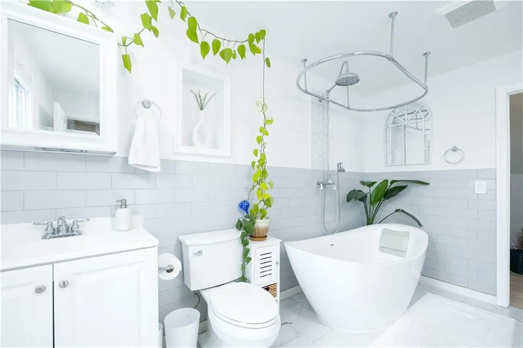 60 Dundas Avenue Warwick RI 02889