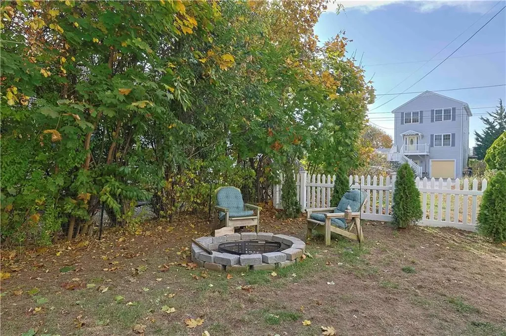 60 Dundas Avenue Warwick RI 02889