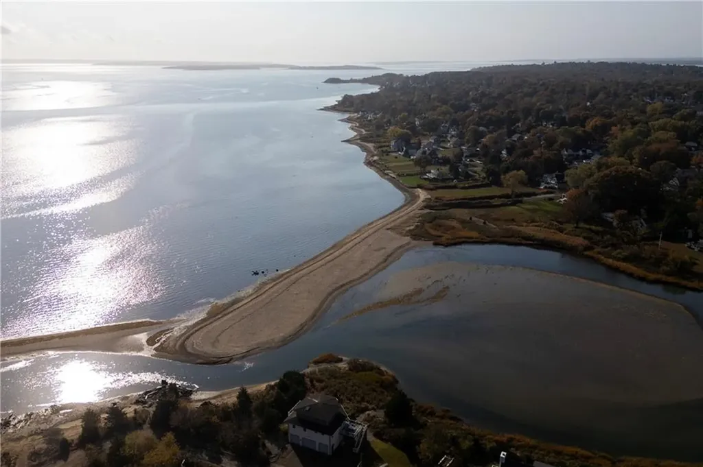 60 Dundas Avenue Warwick RI 02889