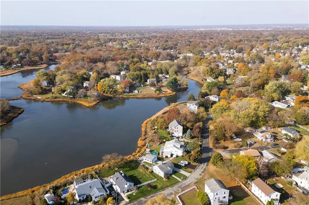 60 Dundas Avenue Warwick RI 02889