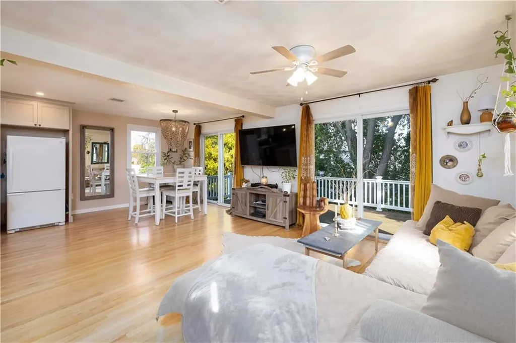 60 Dundas Avenue Warwick RI 02889