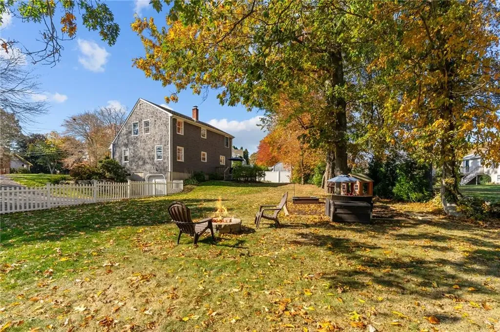 12 Bray Lane Bristol RI 02809