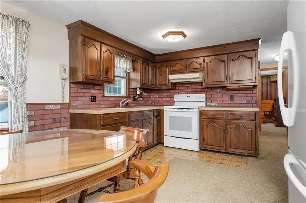 388 Thibeault Avenue Woonsocket RI 02895
