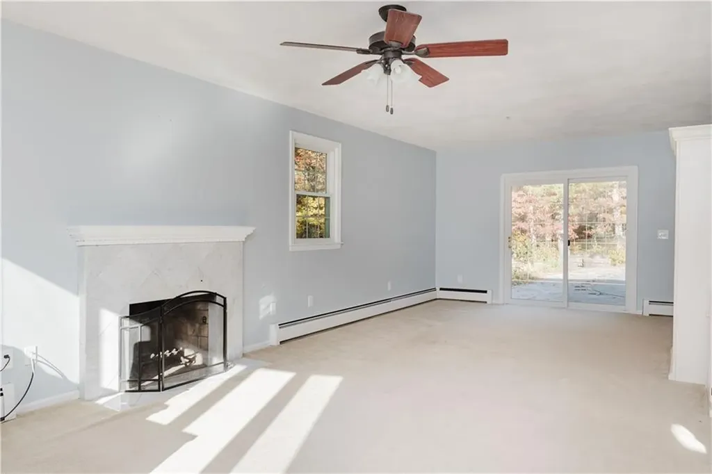 25 Hiawatha Drive Exeter RI 02822