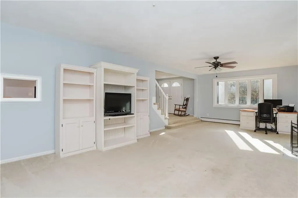 25 Hiawatha Drive Exeter RI 02822