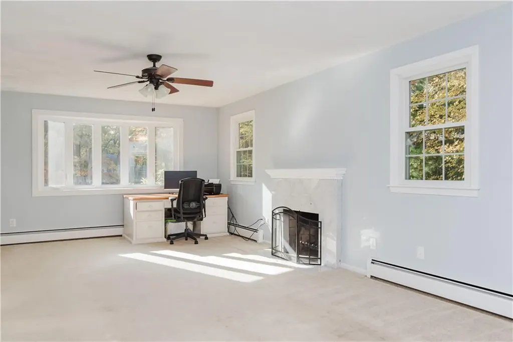 25 Hiawatha Drive Exeter RI 02822