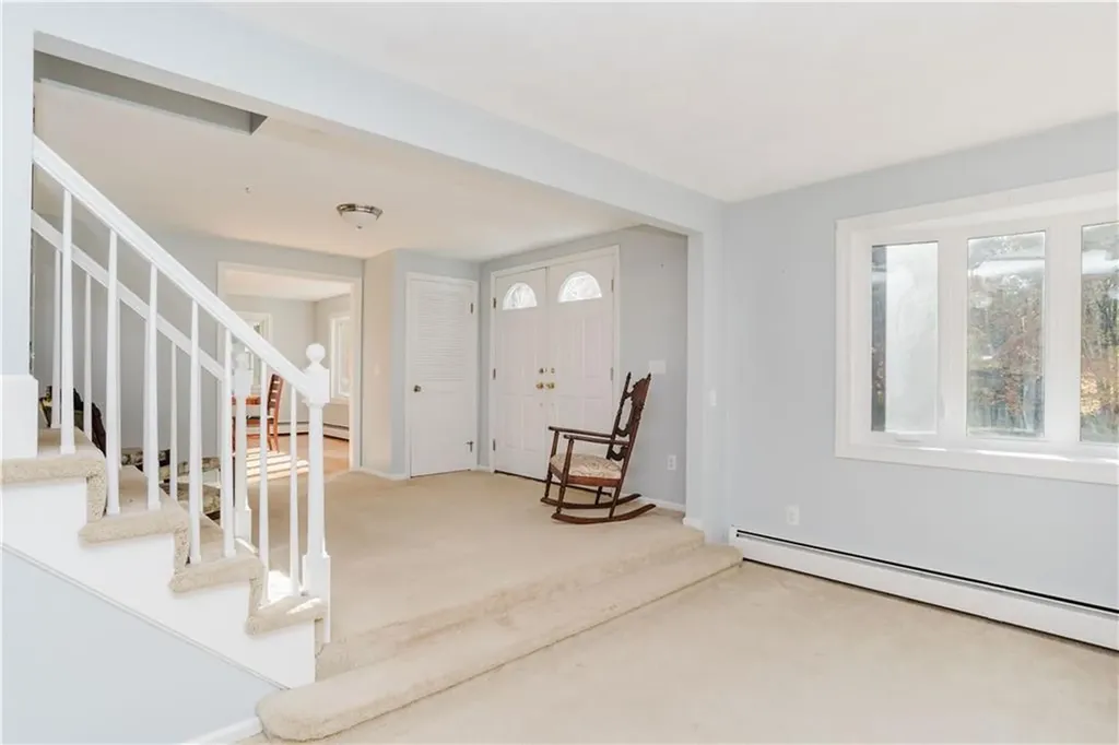 25 Hiawatha Drive Exeter RI 02822