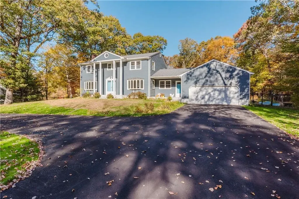 25 Hiawatha Drive Exeter RI 02822